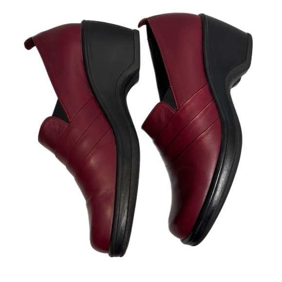 Danskin clogs in red leather for long work days on feet - Picture 5 of 5